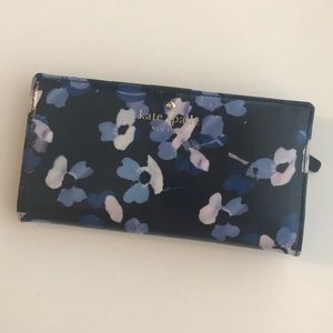 NWT Kate Spade Stacey Wallet Cedar Street Floral